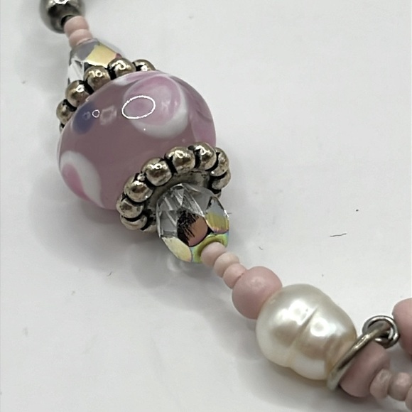 Pink and Silver Beaded Pearls Bracelet with Delicate Design Lamp work beads - Picture 4 of 14